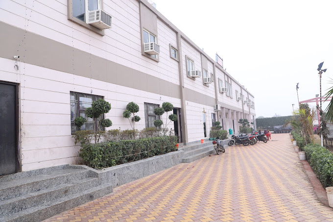 hotel-chandra-garden