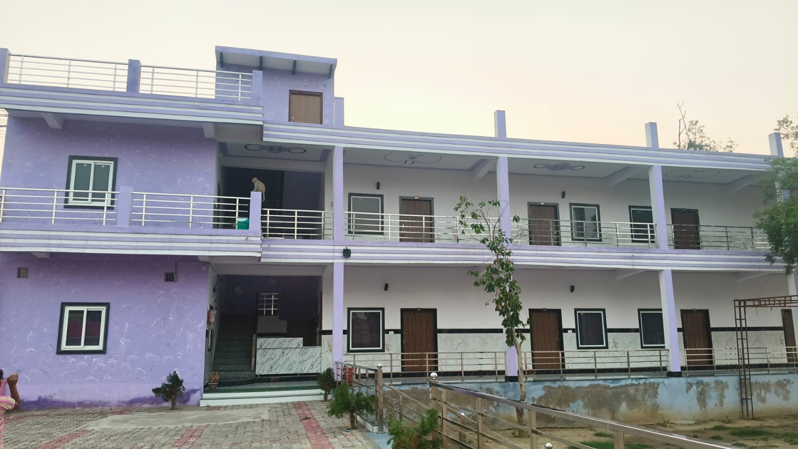 Hotel Sharda Dham